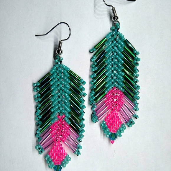 ⭐SOLD⭐ JRW Handmade Feather Earrings - Picture 4 of 8